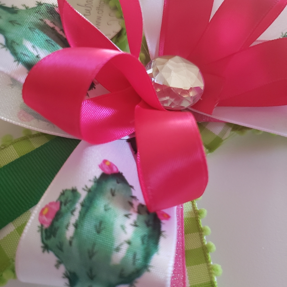 Hair bows for sell. Any size any color order Your's.